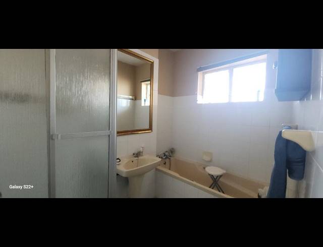 2 BEDROOM PROPERTY TO RENT IN NORTH BEACH